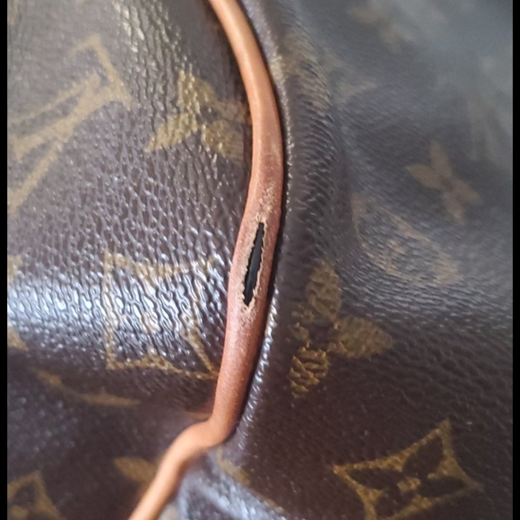 Louis Vuitton Montorgueil GM Handbag - Picture 12 of 16